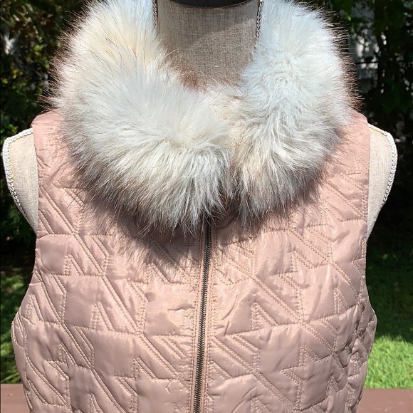Doncaster Collection Vest - Picture 2 of 13